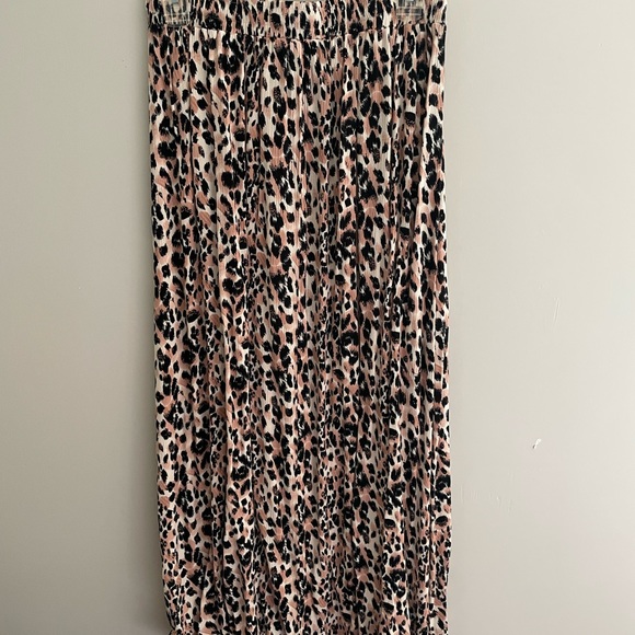 Pink, black and white leopard skirt! - Picture 3 of 5